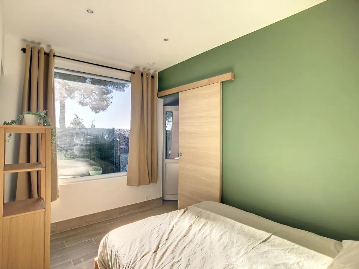 Appartement Aux Salins Du Lion Vitrolles  France